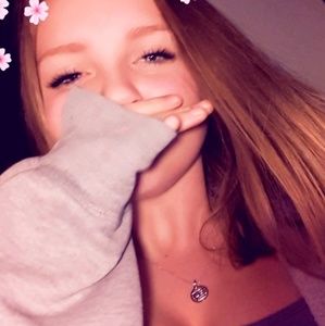 Meet your Posher, Faith